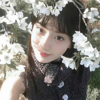 储物柜女孩